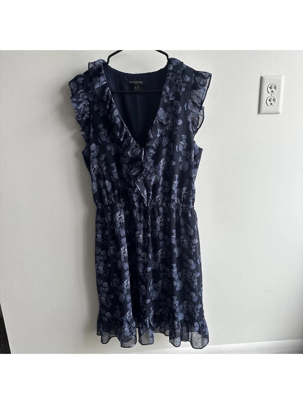 Banana Republic Women’s Blue Floral Tiered Midi Dress Sleeveless V Neck Size M
